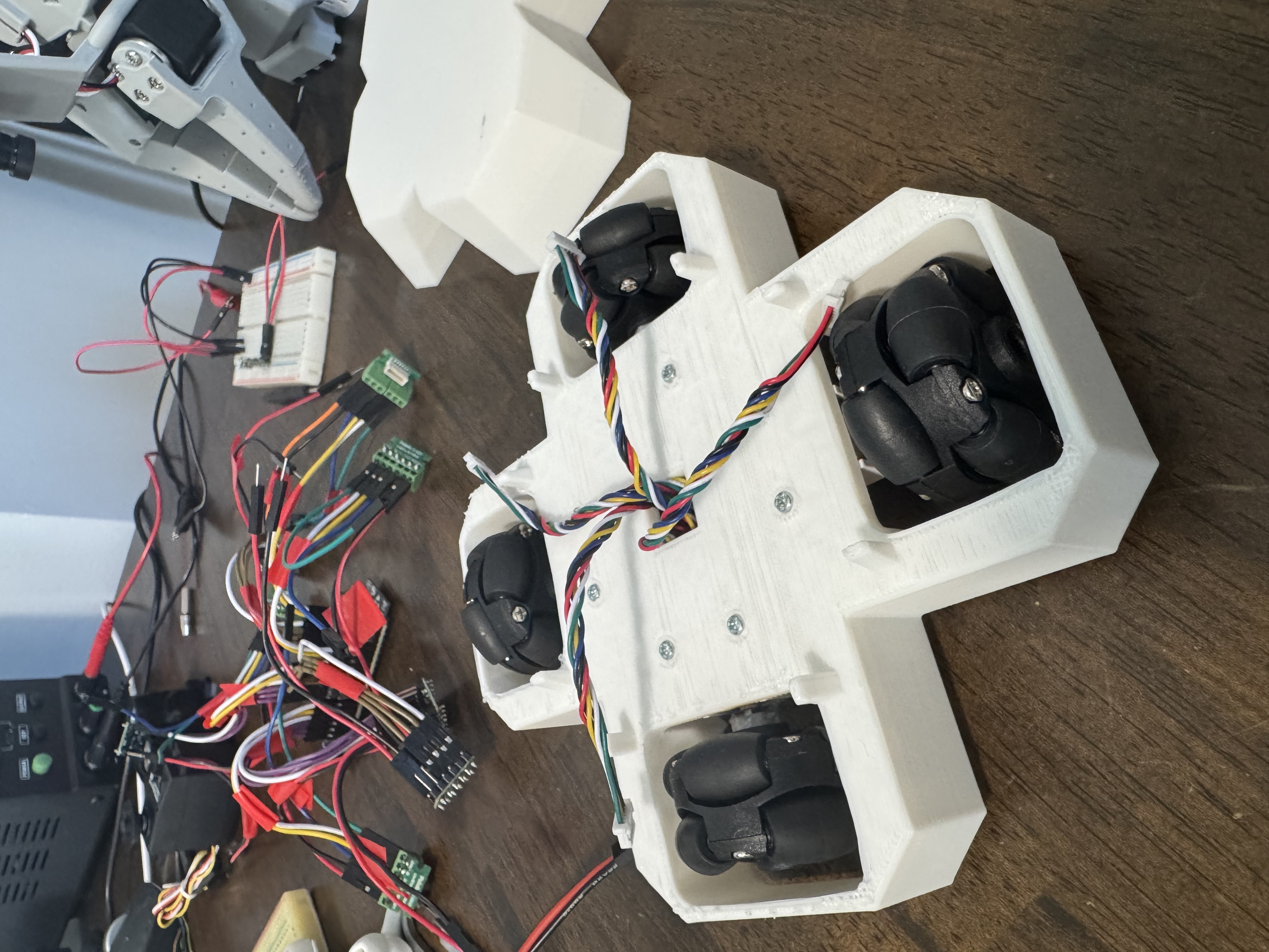 Pushbot chassis assembly with omni wheels